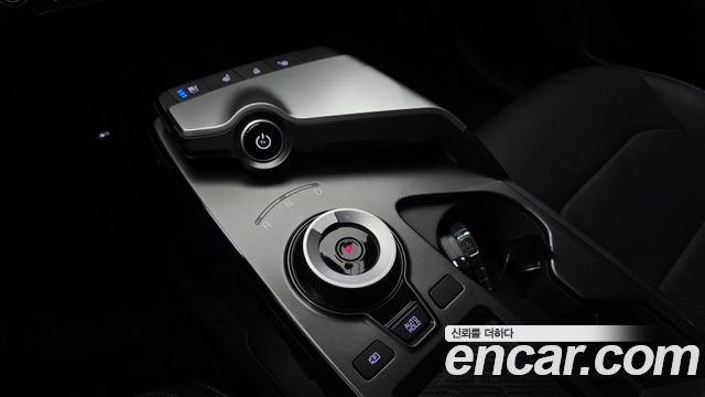 Kia EV6 Long Range Light 2024 — фото 9