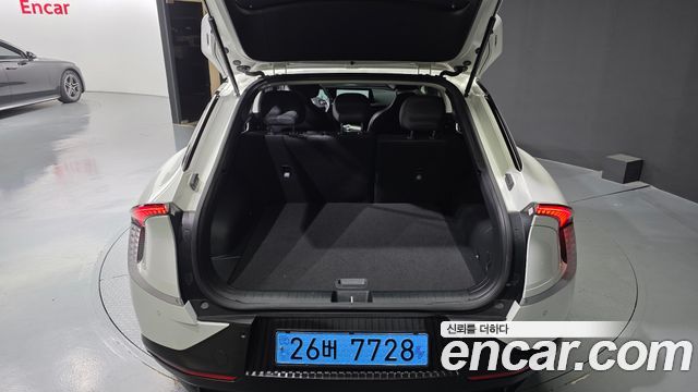 Kia EV6 Long Range Light 2024 — фото 17