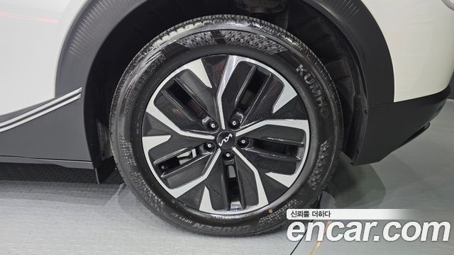 Kia EV6 Long Range Light 2024 — фото 21