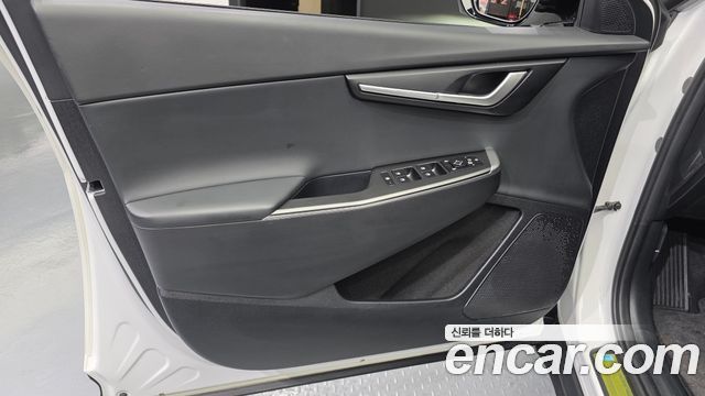 Kia EV6 Long Range Light 2024 — фото 24