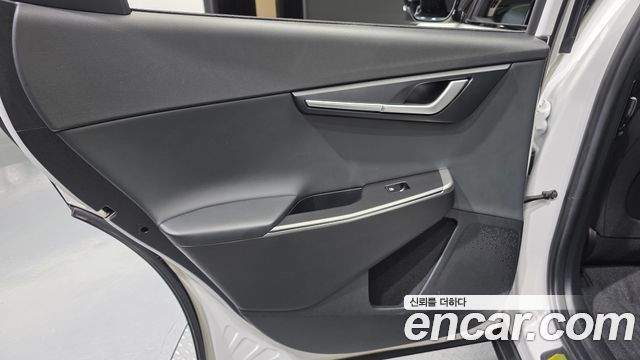 Kia EV6 Long Range Light 2024 — фото 25