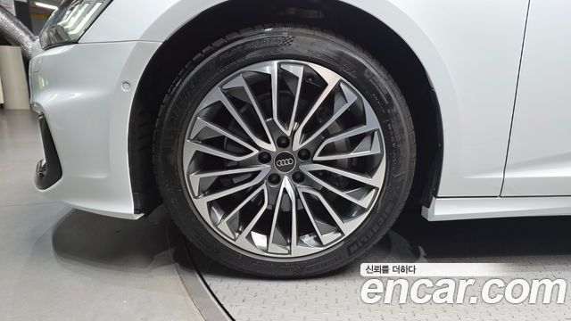 Audi A6 (C8) 45 TFSI Quattro Premium 2025 — фото 27