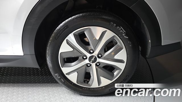 Kia Niro Plus Air 2023 — фото 21