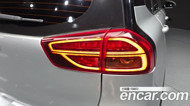 Kia Niro Plus Air 2023 — фото 23