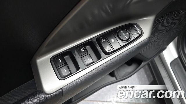 Kia Niro Plus Air 2023 — фото 27