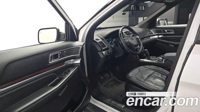 Ford Explorer 2.3 Limited 4WD 5th 2017 — фото 10