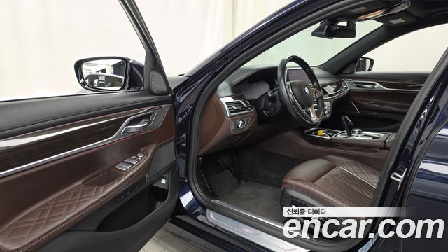 BMW 7 Series (G11) 745e iPerformance Design Pure Excellence 2020 — фото 10