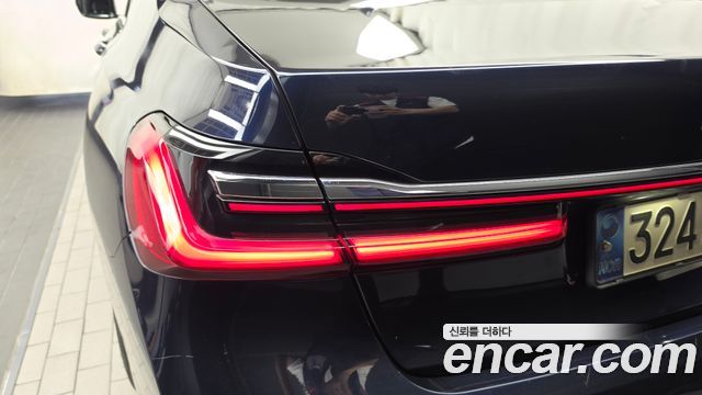 BMW 7 Series (G11) 745e iPerformance Design Pure Excellence 2020 — фото 29