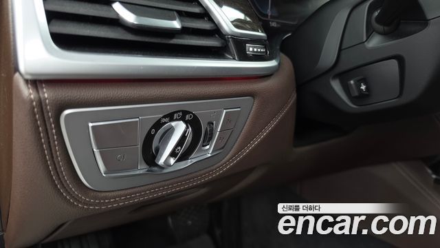 BMW 7 Series (G11) 745e iPerformance Design Pure Excellence 2020 — фото 33