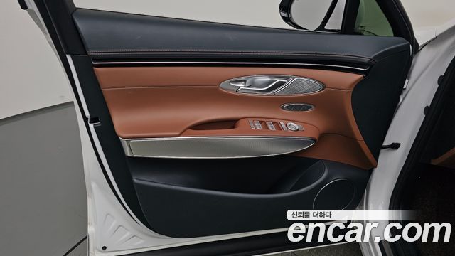 Genesis GV70 2.5T Gasoline 2WD 2024 — фото 30