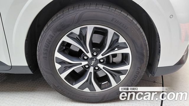 Kia Carnival (IV) Gasoline 9-Seater Noblesse 2023 — фото 21