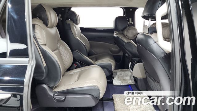 Kia Carnival (IV) Gasoline 9-Seater Hi Limousine (7-seater Limousine(Special vehicle) 2025 — фото 15