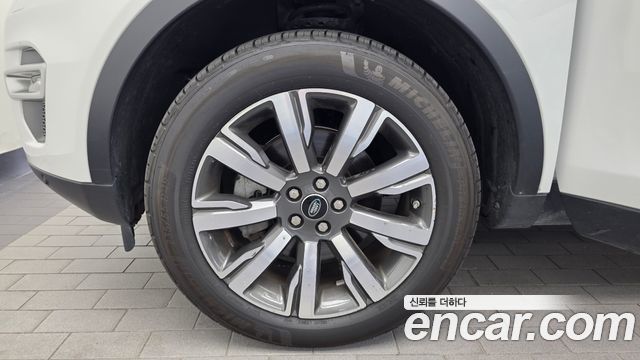 Land Rover Discovery Sport 2.0 TD4 HSE Luxury 2018 — фото 5