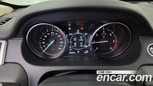 Land Rover Discovery Sport 2.0 TD4 HSE Luxury 2018 — фото 8