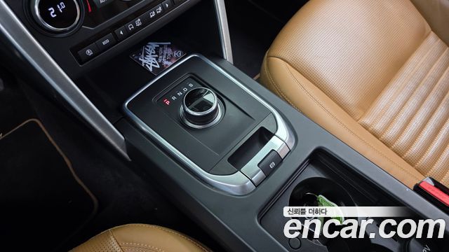 Land Rover Discovery Sport 2.0 TD4 HSE Luxury 2018 — фото 9