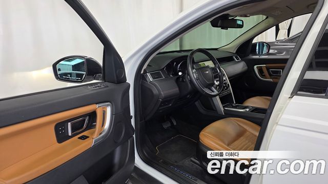 Land Rover Discovery Sport 2.0 TD4 HSE Luxury 2018 — фото 10