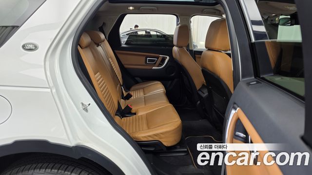 Land Rover Discovery Sport 2.0 TD4 HSE Luxury 2018 — фото 12