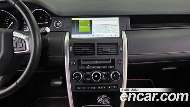 Land Rover Discovery Sport 2.0 TD4 HSE Luxury 2018 — фото 14