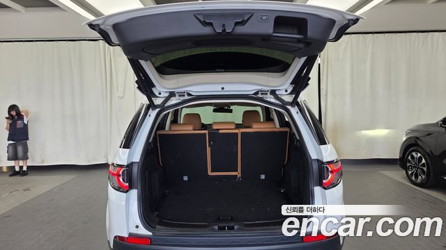 Land Rover Discovery Sport 2.0 TD4 HSE Luxury 2018 — фото 20