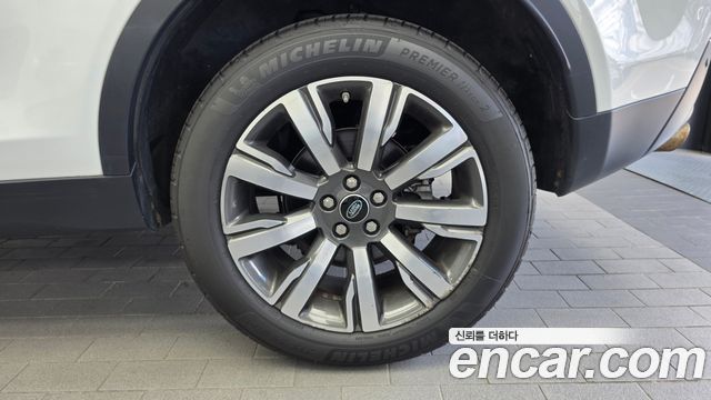 Land Rover Discovery Sport 2.0 TD4 HSE Luxury 2018 — фото 21