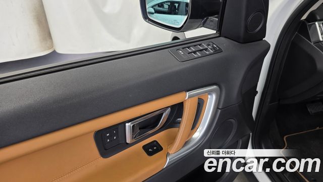 Land Rover Discovery Sport 2.0 TD4 HSE Luxury 2018 — фото 33