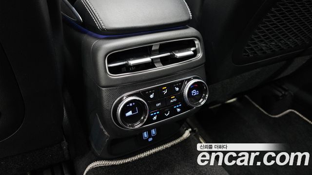 Genesis GV70 2.2 Diesel AWD 2022 — фото 23