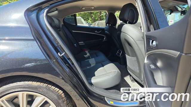 Genesis G70 Gasoline 2.5T 4WD 2025 — фото 11