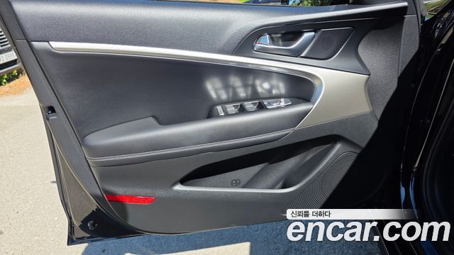 Genesis G70 Gasoline 2.5T 4WD 2025 — фото 24