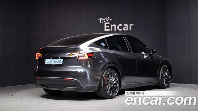 Tesla Model Y Performance AWD 2024 — фото 2