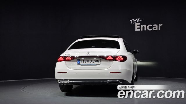 Mercedes-Benz E-Class (W214) E200 Avantgarde 2025 — фото 4