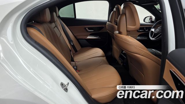 Mercedes-Benz E-Class (W214) E200 Avantgarde 2025 — фото 12
