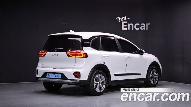Kia Niro Plus Earth 2023 — фото 2