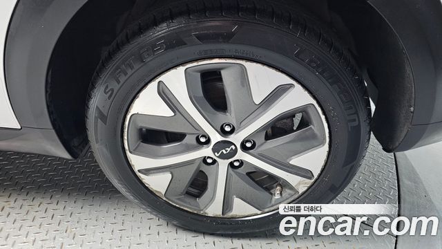 Kia Niro Plus Earth 2023 — фото 5