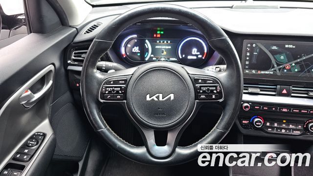 Kia Niro Plus Earth 2023 — фото 12