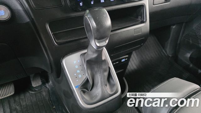 Hyundai Staria Cargo 3-Seater Modern 2023 — фото 9