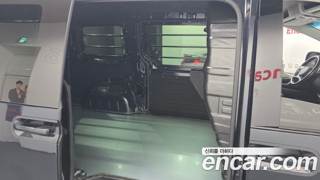 Hyundai Staria Cargo 3-Seater Modern 2023 — фото 12