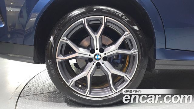 BMW X6 (G06) xDrive40i M Sport 2023 — фото 5