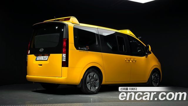 Hyundai Staria L3.5  Kinder Safety Car 15-Seater 2025 — фото 2