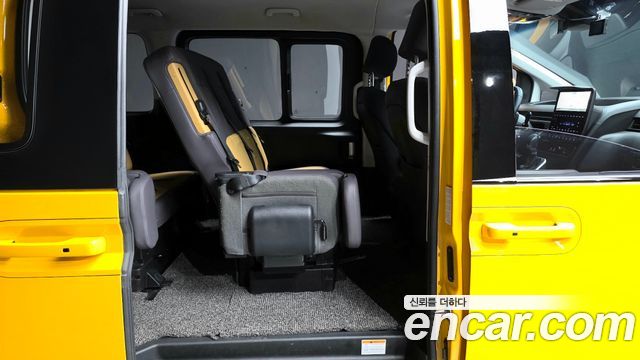 Hyundai Staria L3.5  Kinder Safety Car 15-Seater 2025 — фото 11