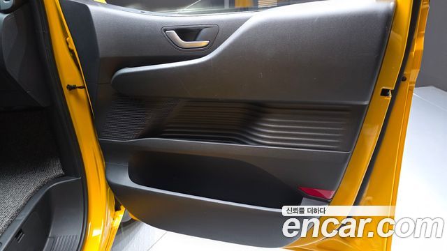 Hyundai Staria L3.5  Kinder Safety Car 15-Seater 2025 — фото 24