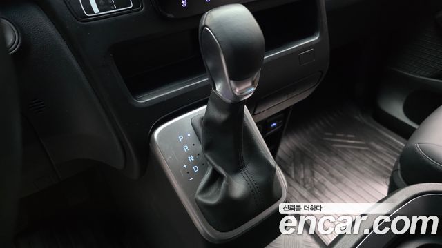 Hyundai Staria Cargo 5-Seater Modern 2023 — фото 9