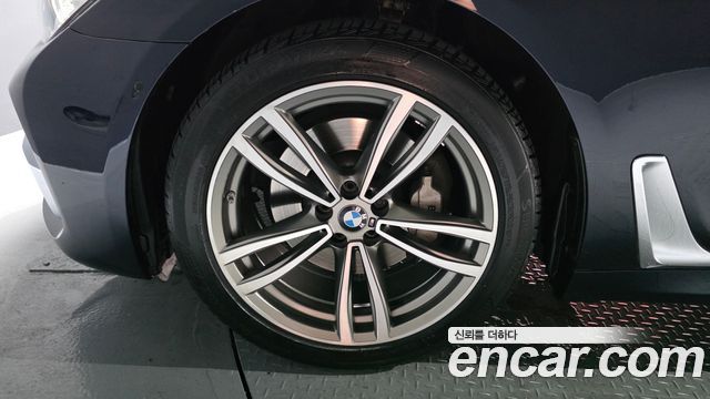 BMW 7 Series (G11) 730Ld xDrive M Sport 2017 — фото 5