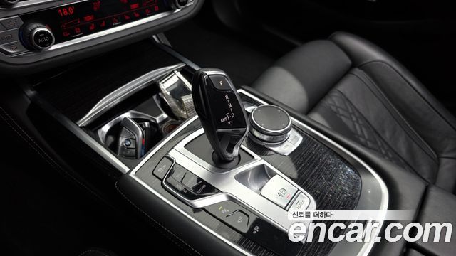 BMW 7 Series (G11) 730Ld xDrive M Sport 2017 — фото 9