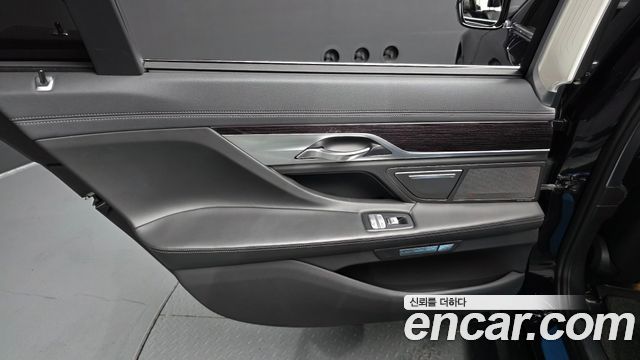 BMW 7 Series (G11) 730Ld xDrive M Sport 2017 — фото 25
