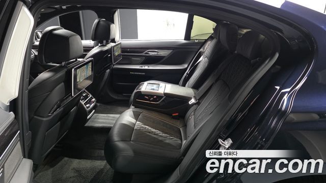 BMW 7 Series (G11) 730Ld xDrive M Sport 2017 — фото 26