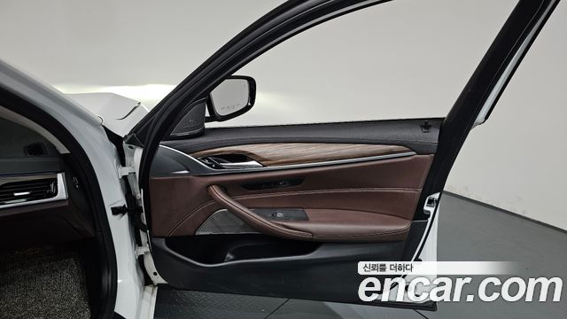 BMW 5 Series (G30) 530i xDrive Luxury 2021 — фото 24