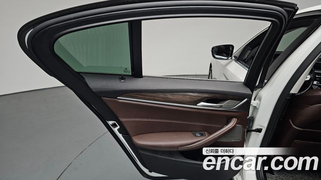 BMW 5 Series (G30) 530i xDrive Luxury 2021 — фото 25