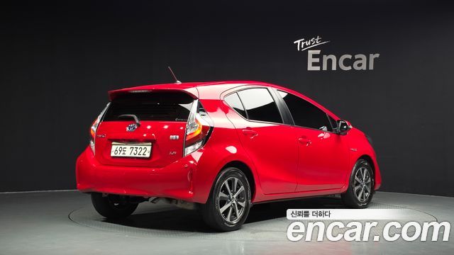 Toyota Prius C 1.5 2019 — фото 2