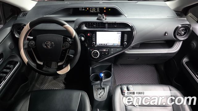 Toyota Prius C 1.5 2019 — фото 7