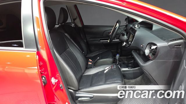 Toyota Prius C 1.5 2019 — фото 15